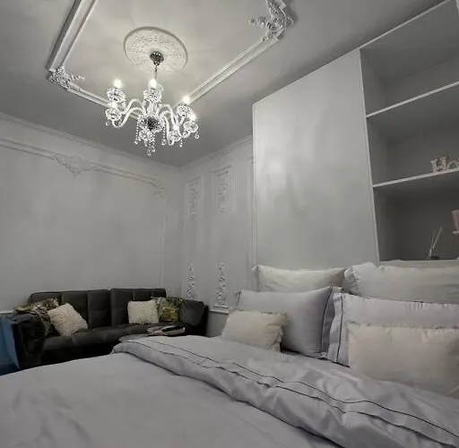 The Artist's Loft Near Center アパート *